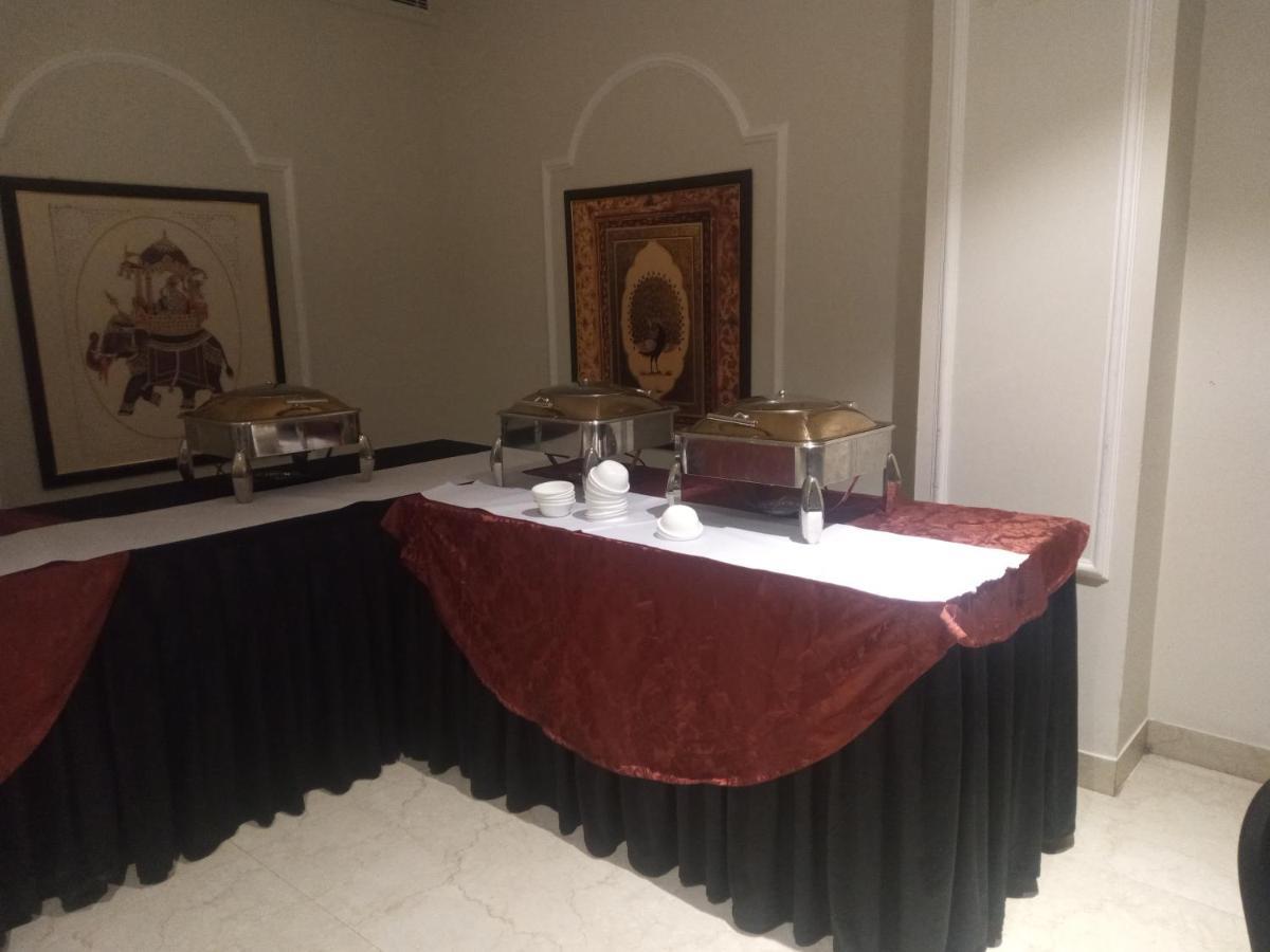 Indralok Palace Hotel & Resort Morena Luaran gambar